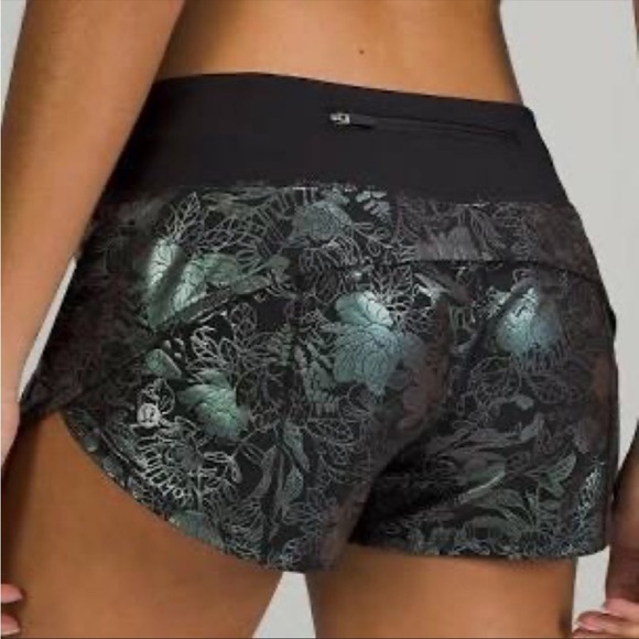 lululemon athletica Pants - NWT Lululemon Speed Up Short Low Rise 2.5 Sz 6 iridescent metallic foil